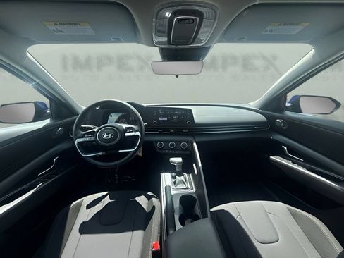 Used 2026 Hyundai Elantra SE FWD image 7