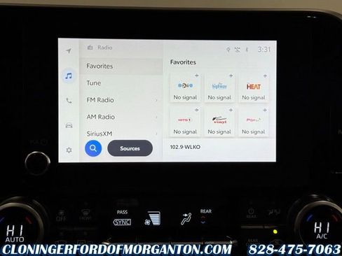Used 2023 Toyota Highlander LE image 23