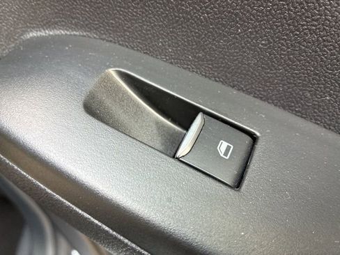 Used 2022 Ford Escape SE image 22