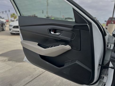 Used 2023 Honda Accord EX image 7