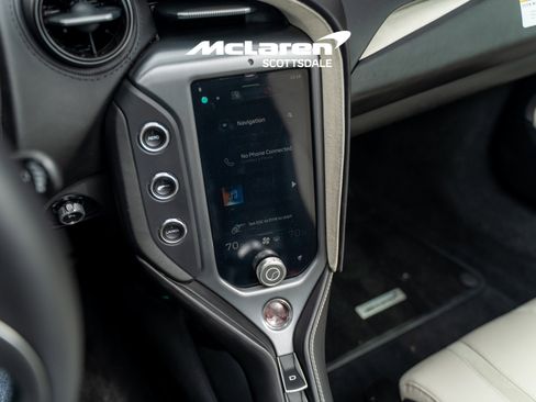 Used 2024 McLaren 750S Spider image 28