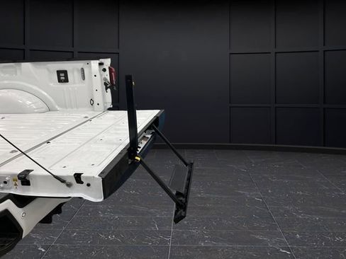 Used 2025 Ford F350 Platinum image 17