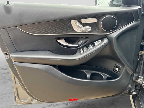 Used 2016 Mercedes-Benz GLC 300 4MATIC image 30