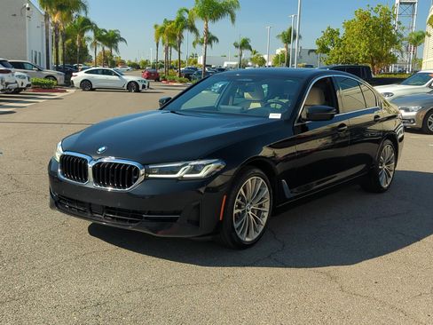 Used 2023 BMW 530i w/ Premium Package image 5