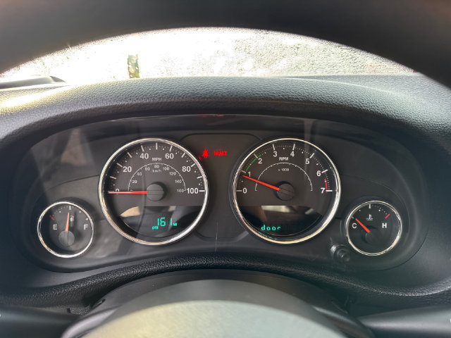 Used 2015 Jeep Wrangler Sport AWD/4WD image 14