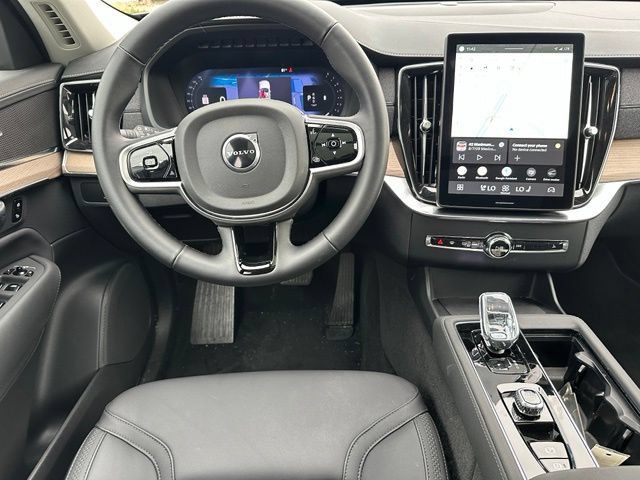 Used 2025 Volvo XC90 B6 Plus AWD/4WD image 40