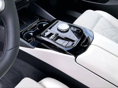 Certified 2025 BMW i5 M60 w/ Executive Package image 17