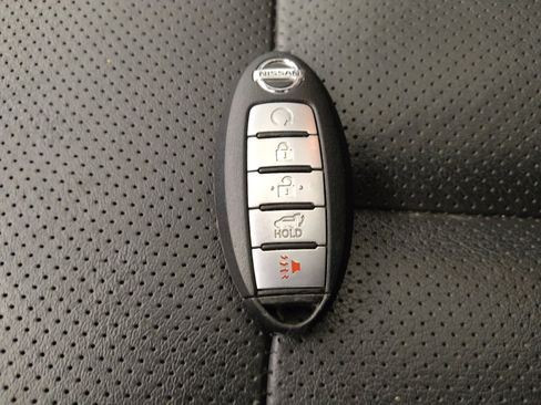 Used 2017 Nissan Rogue SL w/ SL Premium Package AWD/4WD image 32