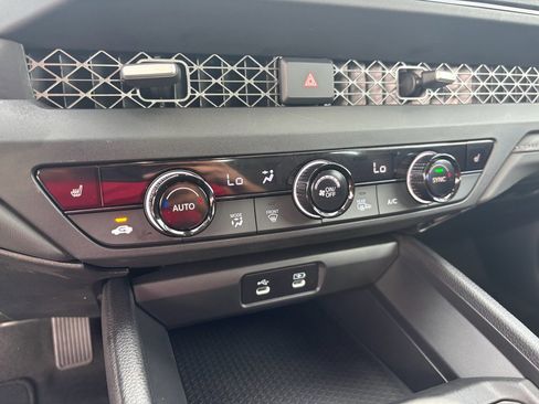 Certified 2025 Honda Accord SE image 17