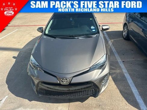 Used 2019 Toyota Corolla SE FWD image 2