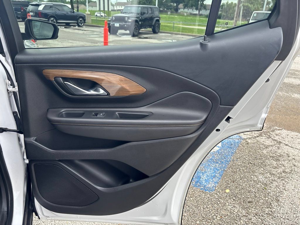 Used 2020 GMC Terrain SLE w/ Elevation Edition FWD image 36