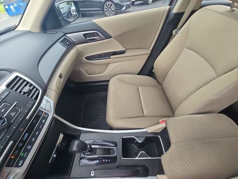 Used 2015 Honda Accord LX image 21
