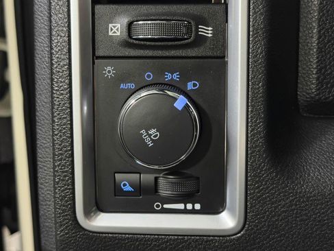 Used 2017 RAM 1500 Limited image 28