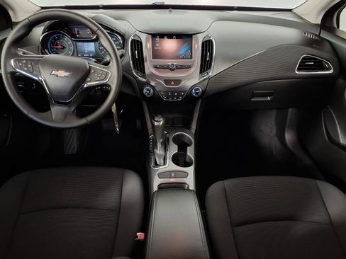 Used 2016 Chevrolet Cruze LT image 9