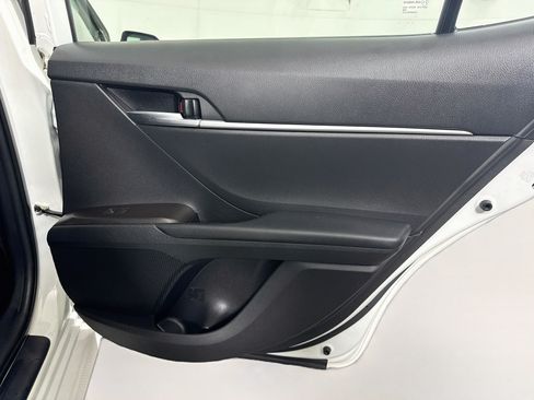 Used 2021 Toyota Camry LE FWD image 27