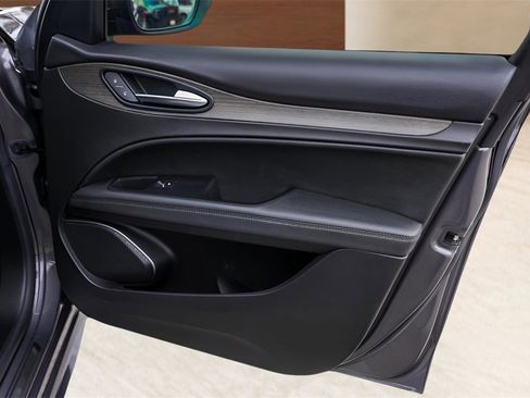 Used 2023 Alfa Romeo Stelvio Ti image 31