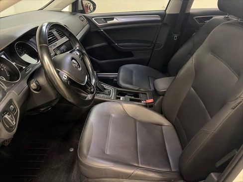 Used 2016 Volkswagen e-Golf SEL Premium image 17