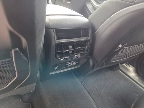 Used 2025 Jeep Grand Cherokee Altitude AWD/4WD image 7