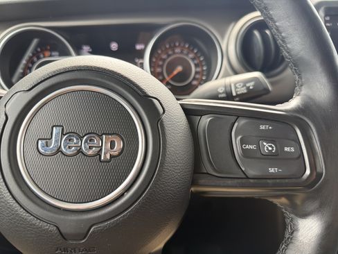 Used 2020 Jeep Gladiator Sport w/ Quick Order Package 24S AWD/4WD image 10