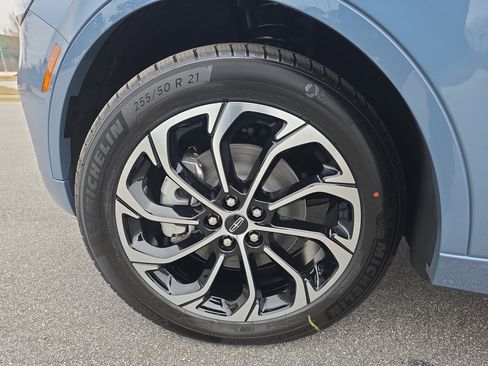 New 2026 Lincoln Nautilus Reserve AWD/4WD image 34