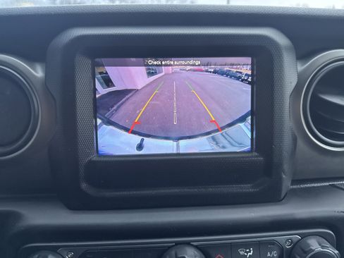 Used 2019 Jeep Wrangler Sport image 26