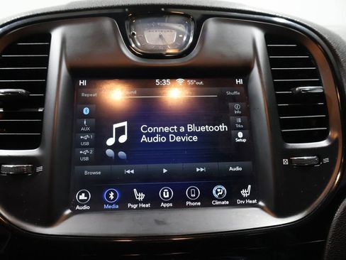 Used 2019 Chrysler 300 S image 25