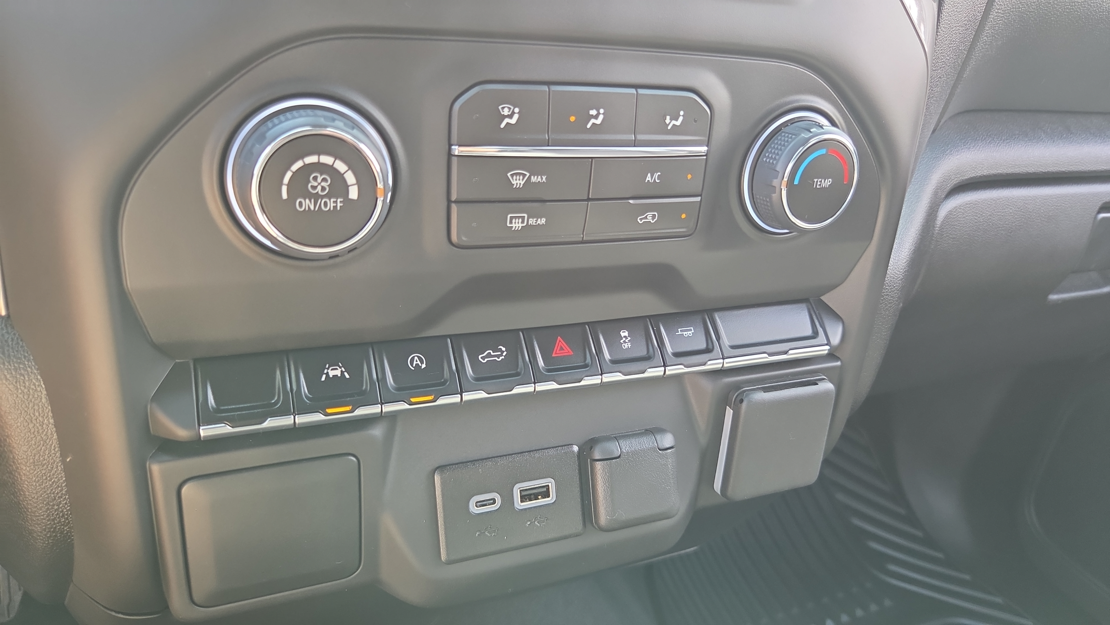 Used 2026 Chevrolet Silverado 1500 Custom RWD image 18