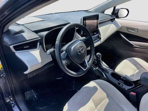 Used 2024 Toyota Corolla XLE FWD image 9
