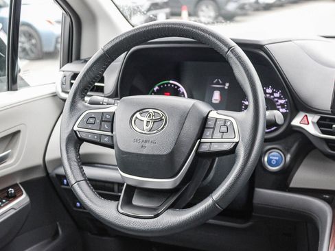 Certified 2023 Toyota Sienna XLE image 16