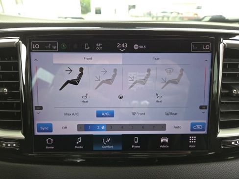 Used 2022 Chrysler Pacifica Touring-L image 11