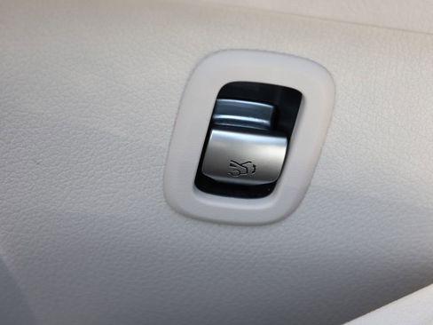 Used 2022 Mercedes-Benz C 300 Sedan image 14