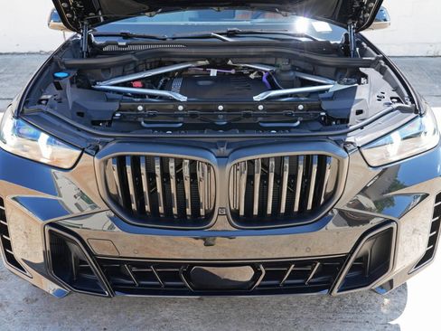 Used 2026 BMW X5 sDrive40i w/ M Sport Package RWD image 8