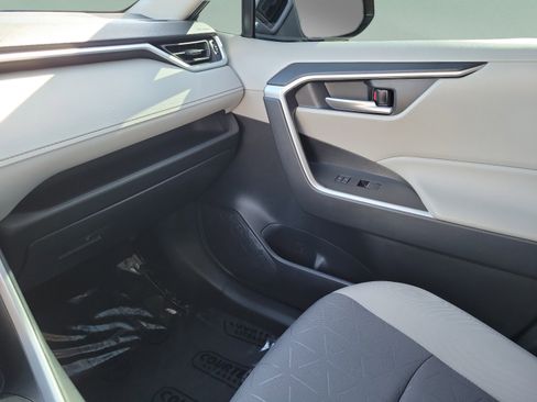 Used 2023 Toyota RAV4 XLE FWD image 25