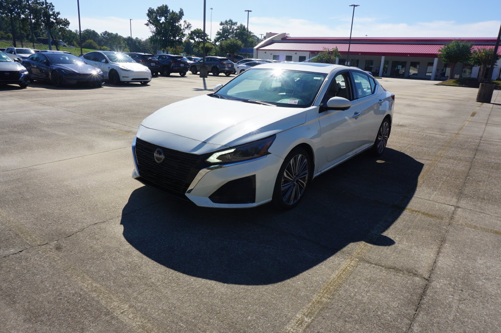 Used 2024 Nissan Altima 2.5 SL FWD image 25