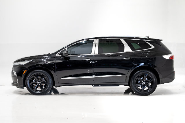 Used 2023 Buick Enclave Essence w/ Sport Touring Edition FWD image 28