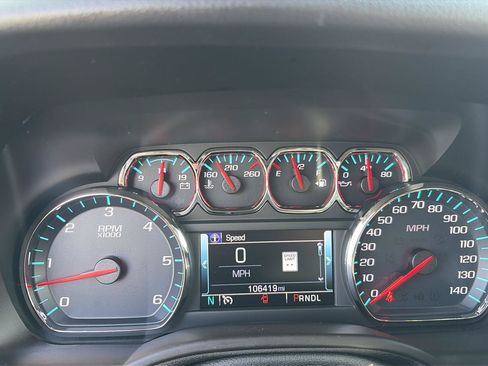 Used 2019 Chevrolet Suburban Premier AWD/4WD image 19