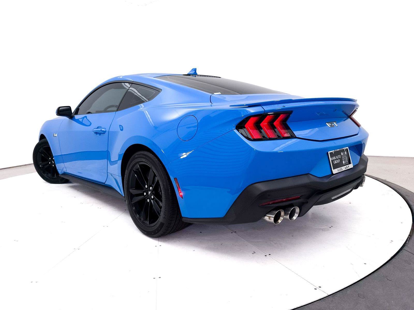 Used 2024 Ford Mustang GT RWD image 2