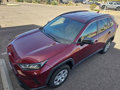 Used 2020 Toyota RAV4 LE w/ Carpet Mat Package image 19