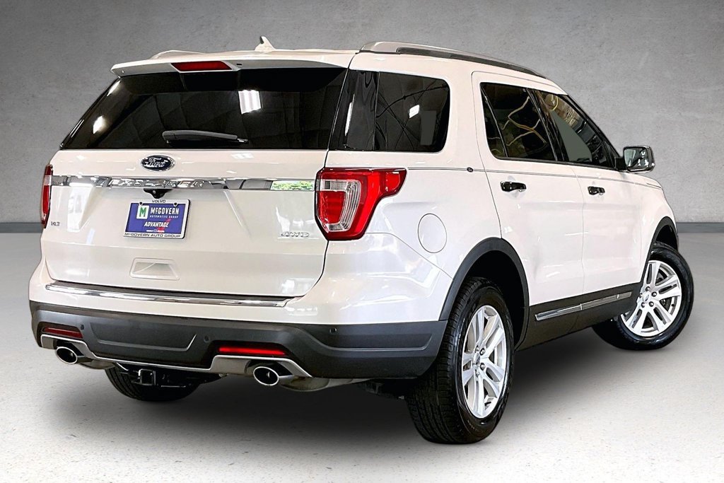Used 2018 Ford Explorer XLT w/ Equipment Group 202A AWD/4WD image 7