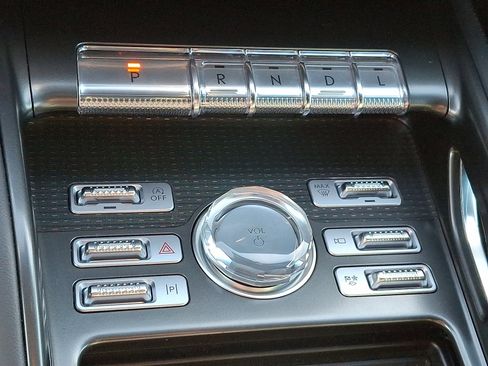 Used 2024 Lincoln Nautilus Reserve w/ Equipment Group 202A image 14