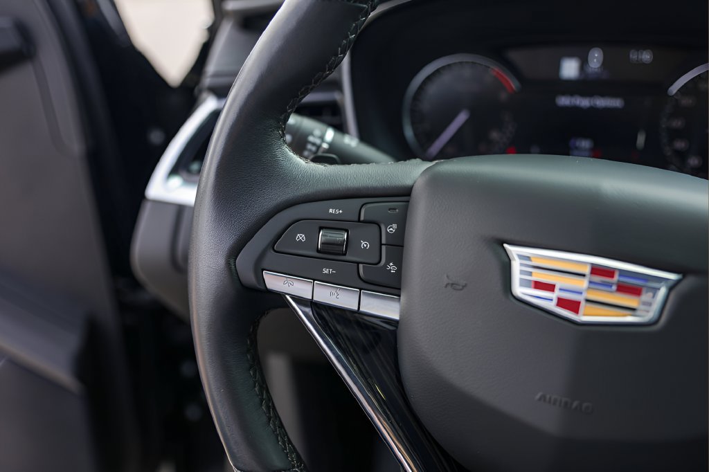Certified 2025 Cadillac XT6 Premium Luxury FWD image 14