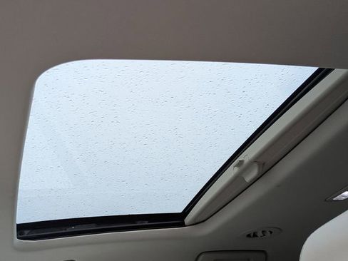 Used 2019 Buick Enclave Essence FWD image 20