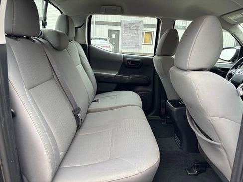 Used 2017 Toyota Tacoma SR w/ Tow Package image 18