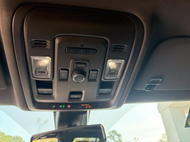 Used 2022 GMC Yukon SLT w/ SLT Premium Package RWD image 14