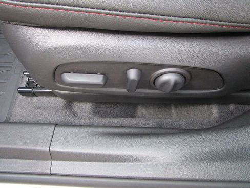 New 2026 Chevrolet Trax RS w/ Sunroof Package FWD image 20