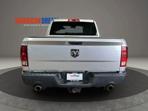 Used 2017 RAM 1500 Express w/ Express Value Package AWD/4WD image 4