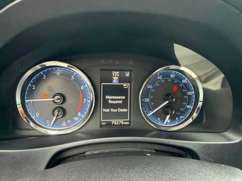 Used 2019 Toyota Corolla XSE FWD image 2