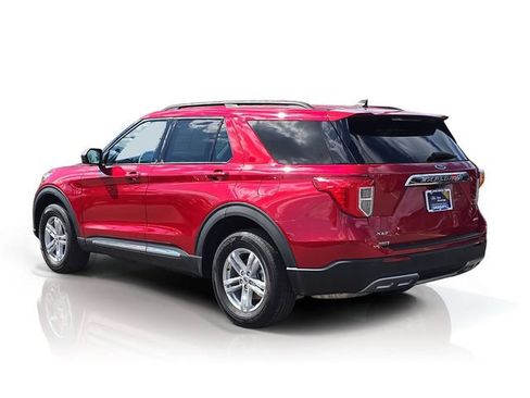 Certified 2023 Ford Explorer XLT w/ Equipment Group 202A AWD/4WD image 3