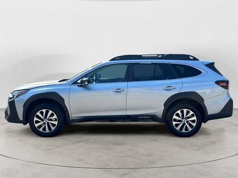 Used 2025 Subaru Outback Premium AWD/4WD image 8