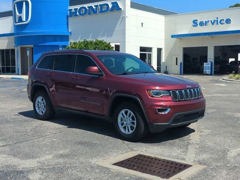 Used 2020 Jeep Grand Cherokee Laredo RWD image 2
